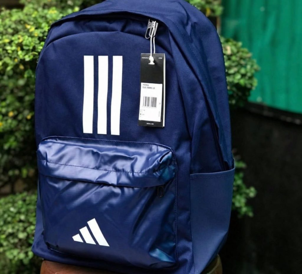 MOCHILA BOA É IGUAL AMIGO: CARREGA O PESO E NÃO RECLAMA!