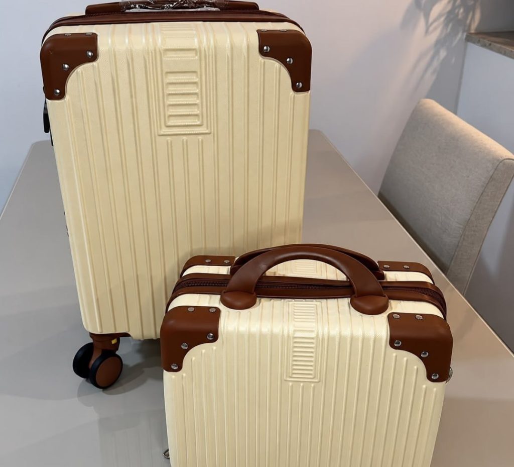 COM ESSA MALA, ATÉ A BAGUNÇA FAZ CHECK-IN!