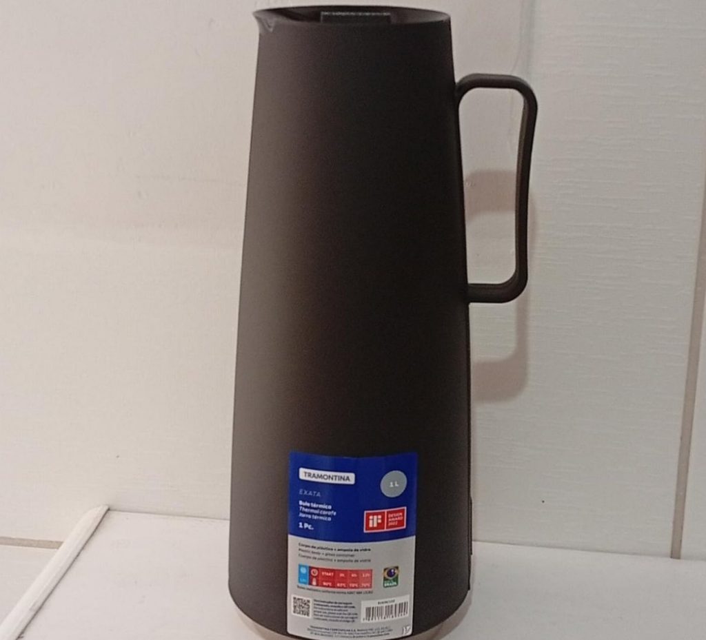 CAFÉ QUENTE OU FRIO, AQUI NÃO TEM ESSA DE "ESFRIA"!