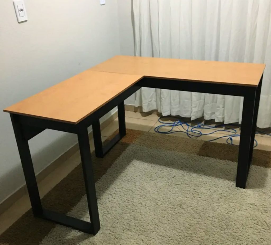 TÔ PRECISANDO DE UMA MESA QUE AGUENTE MEU CAOS, BROTHER!
