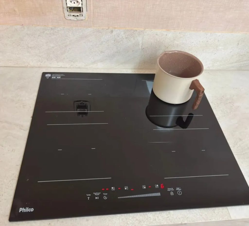 AGORA ATÉ O ARROZ QUEIMA MENOS, SÓ NA PRESSÃO!