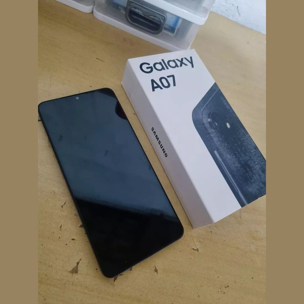 Celular Galaxy A07 Tela 6.7 128GB 4G 90Hz Câmera Dupla 50MP Preto Samsung