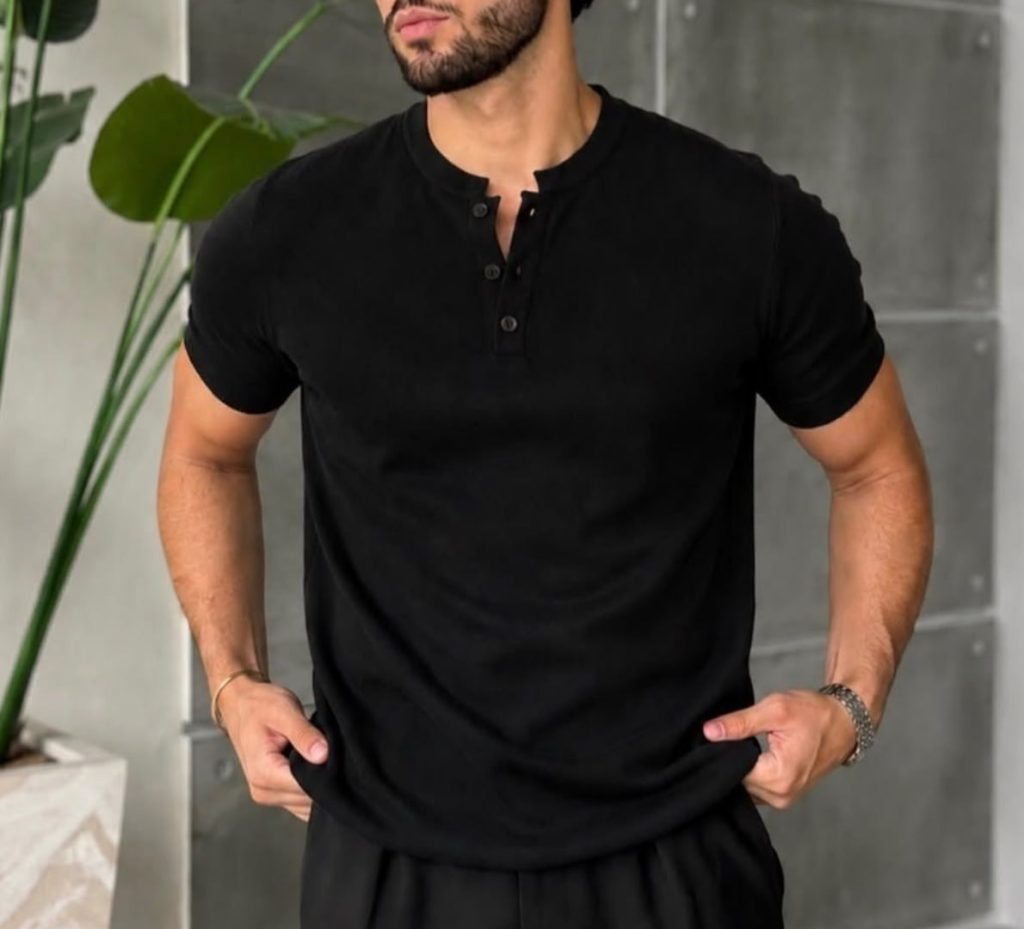 CAMISETA LEVE, PERFEITA PRA NÃO PASSAR CALOR NA BALADA!