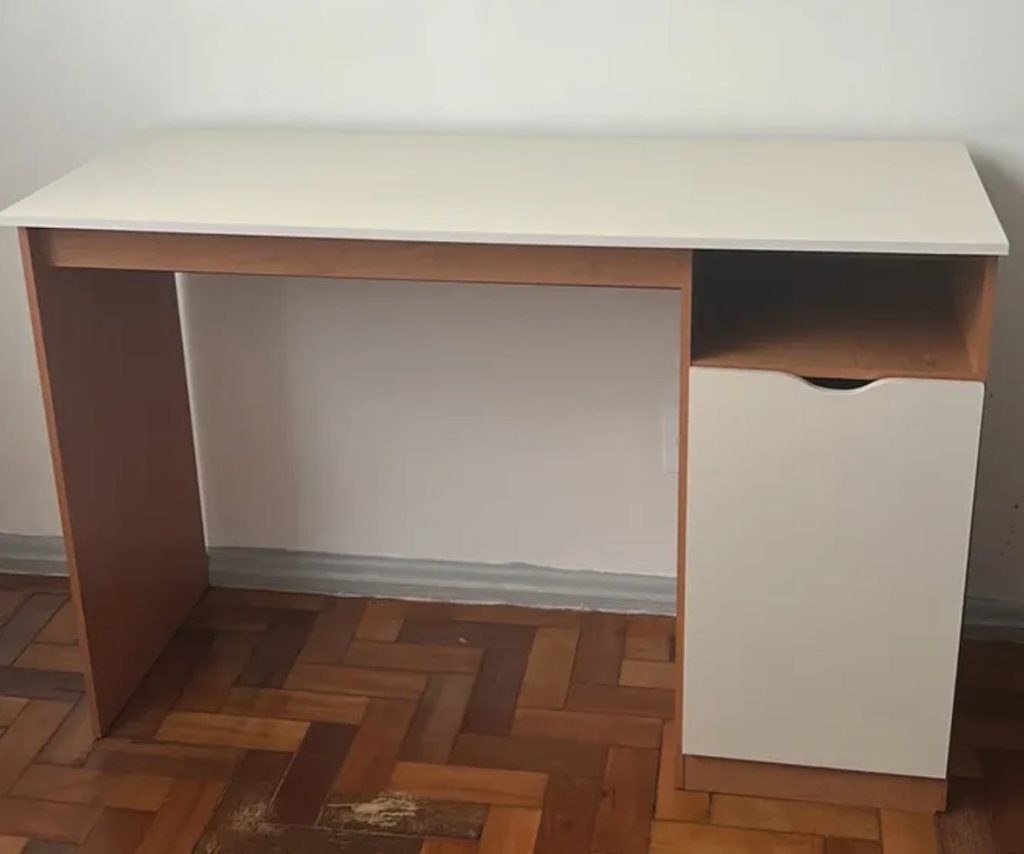 PARTIU ROLE COM  ESCRIVANINHA 115X76X115CM COM PORTA E