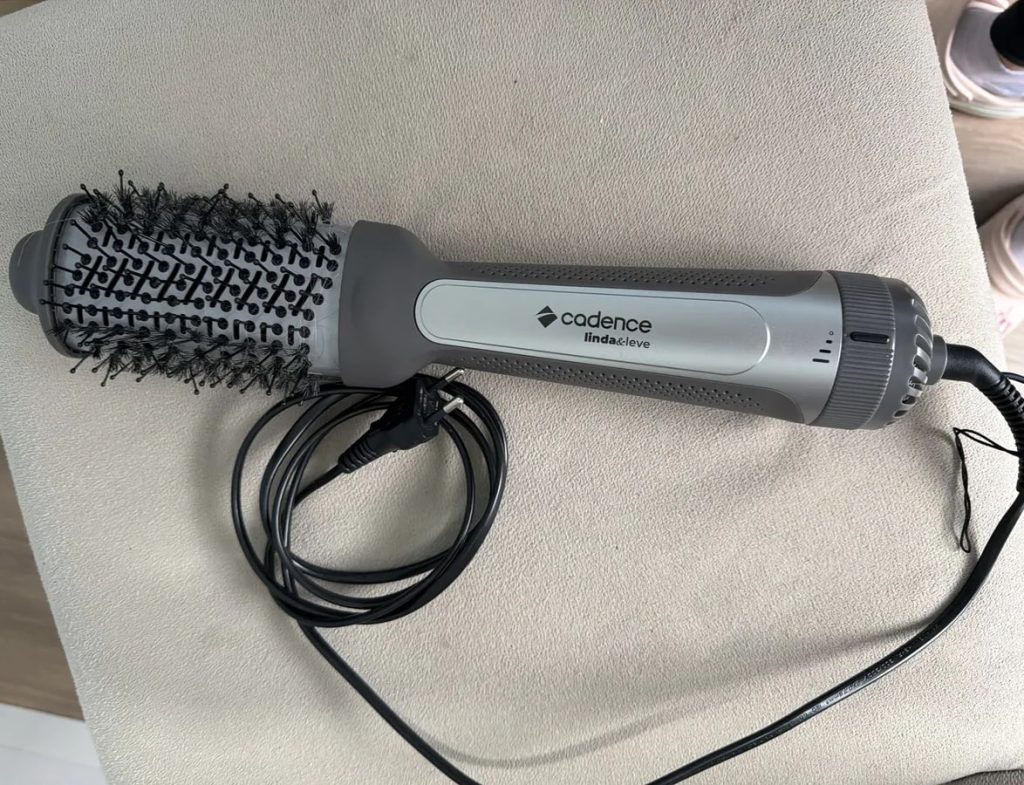 ESCOVA SECADORA: PORQUE CABELO MOLHADO É PARA SURFISTA!