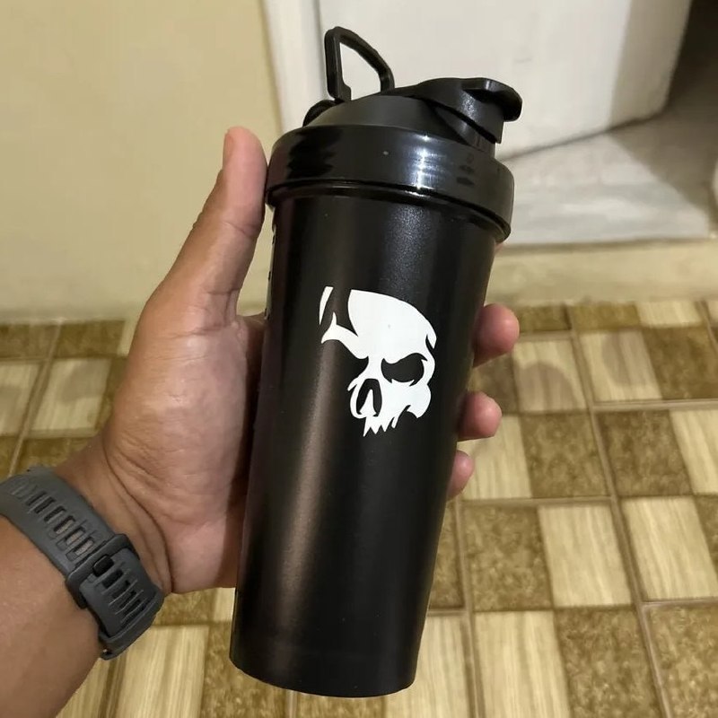 ESSA COQUETELEIRA É PRA FAZER DRINK, NÃO MILAGRE!