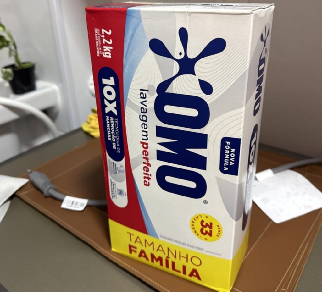 ROUPA MAIS BRANQUINHA QUE SORRISO DE DENTISTA!