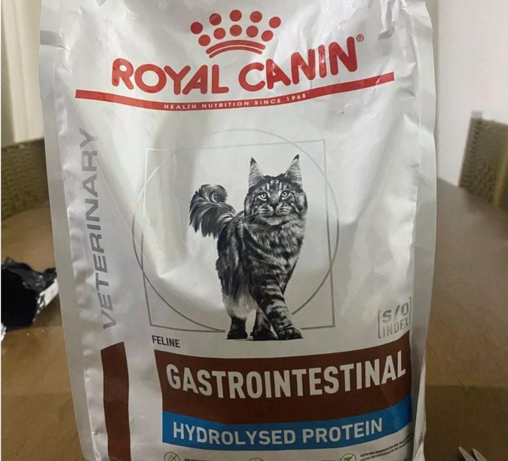 RAÇÃO TÃO BOA QUE ATÉ O GATO VAI ACHAR QUE É GOURMET!